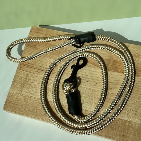 White & Gold Double Braided Nylon Leash - Picture 4 of 4